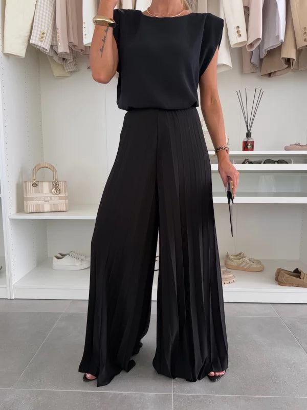 Amy | Minimalist Set: Sleeveless Top and Pleated Pants