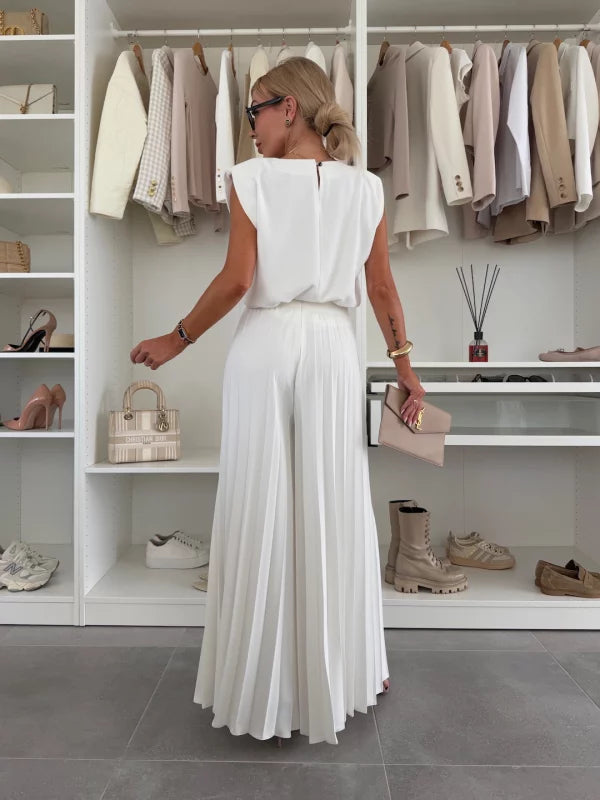 Amy | Minimalist Set: Sleeveless Top and Pleated Pants