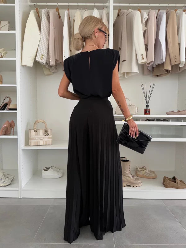 Amy | Minimalist Set: Sleeveless Top and Pleated Pants