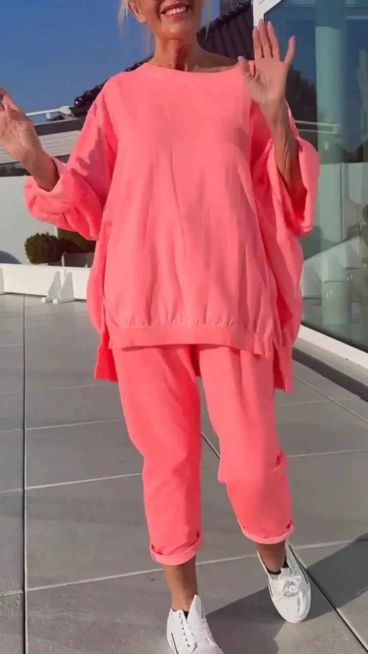 Linda | Relaxed outfit with sweater and pants
