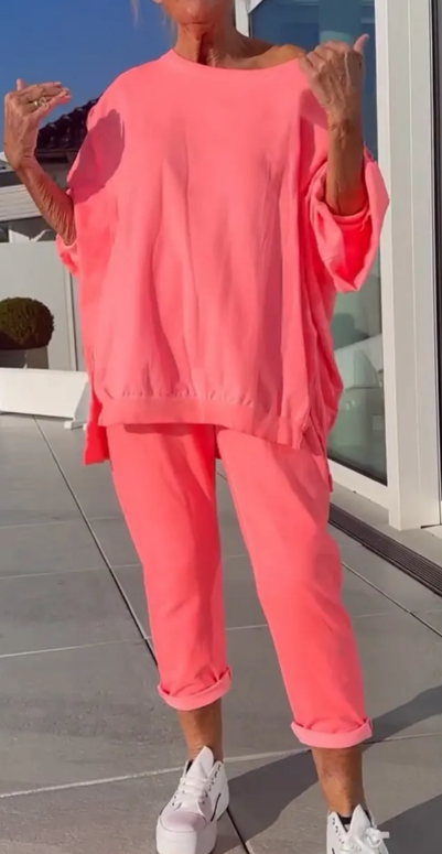 Linda | Relaxed outfit with sweater and pants