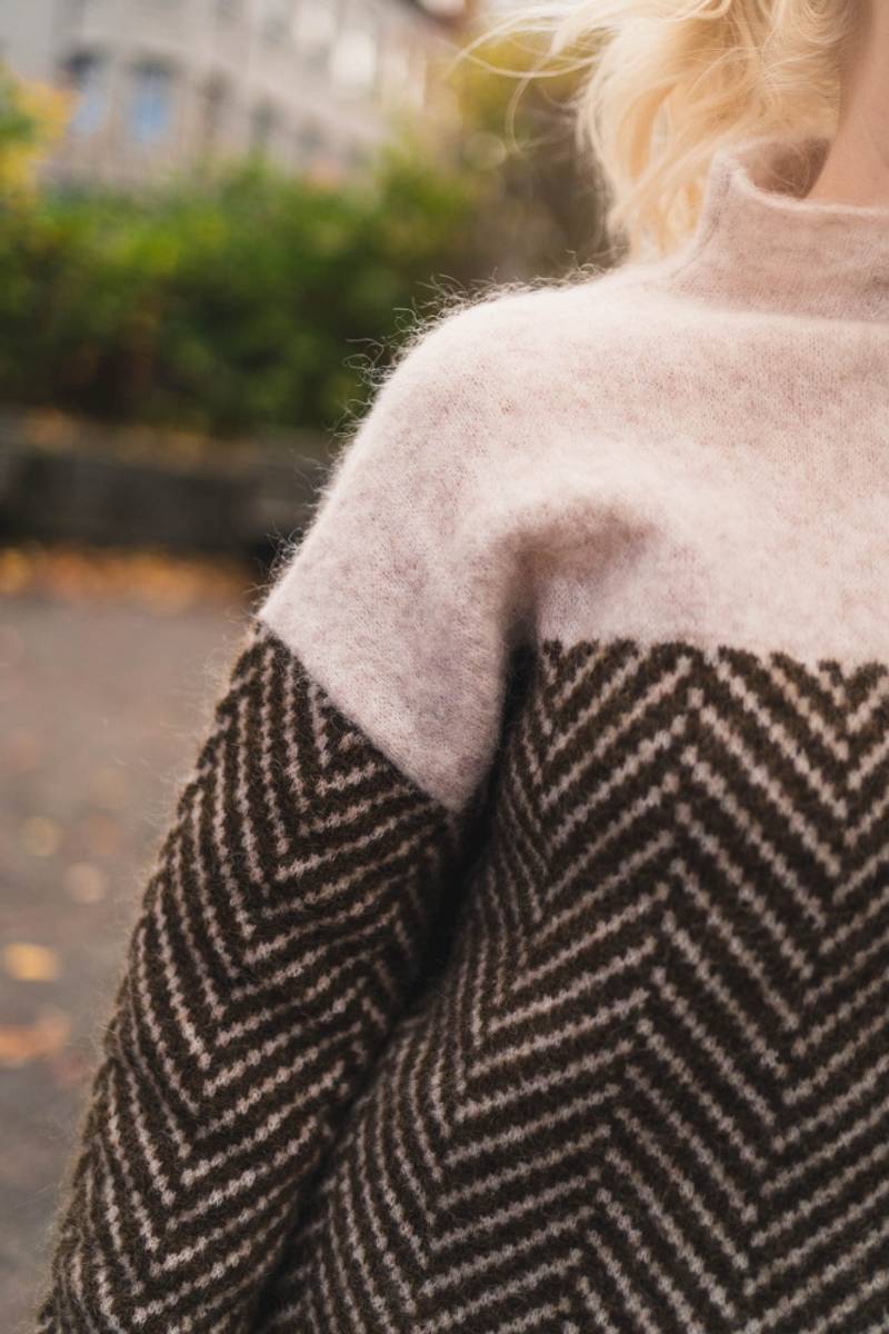 ADELIE | Premium Turtleneck in Elegant Knit
